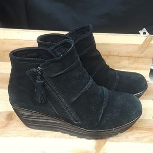 Skechers Parallel Triple Threat Wedge Bootie